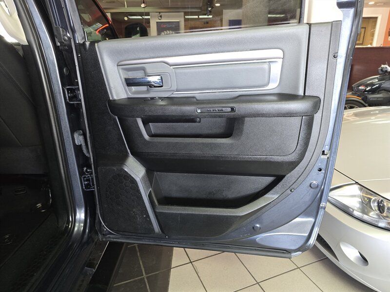 Used 2021 RAM 1500 Classic SLT RWD image 16