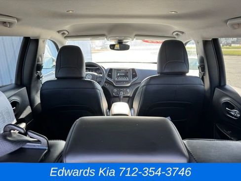 Used 2022 Jeep Cherokee Trailhawk w/ Technology Group B image 15