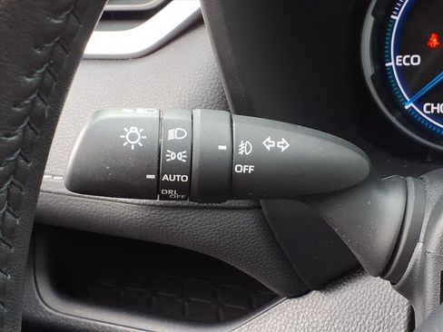 Used 2023 Toyota RAV4 XLE Premium image 30