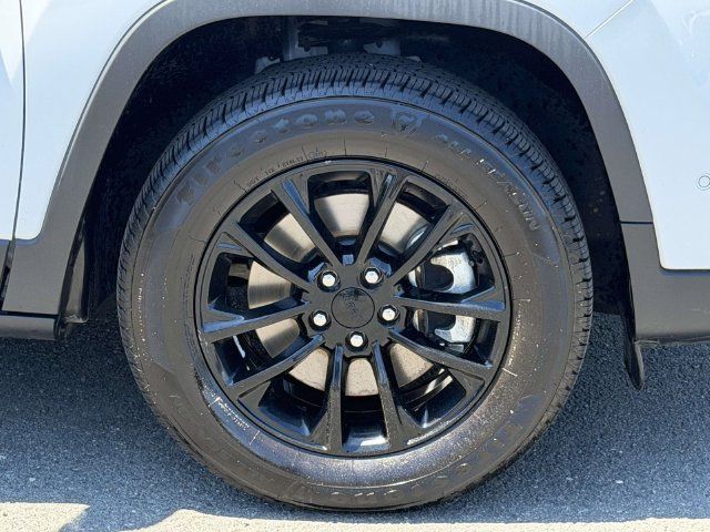 Used 2023 Jeep Cherokee Altitude Lux w/ Lux Elite Package AWD/4WD image 9