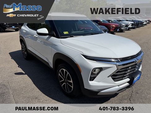 Certified 2024 Chevrolet TrailBlazer LT w/ LT Cold Weather Package FWD image 3