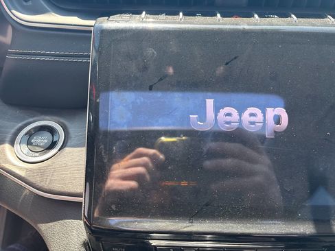 Used 2021 Jeep Grand Cherokee L Limited AWD/4WD image 52