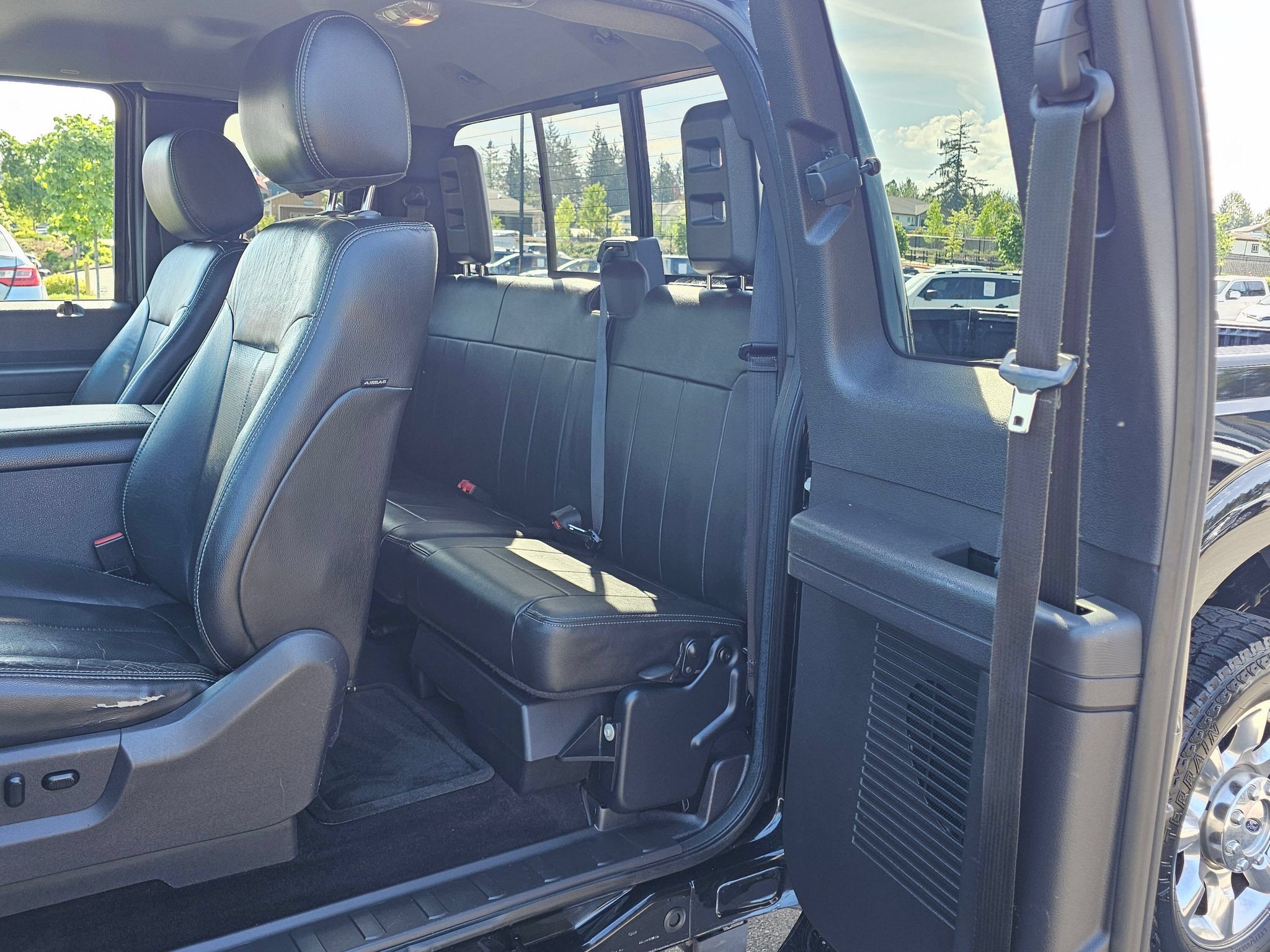 Used 2015 Ford F250 Lariat w/ Lariat Interior Package AWD/4WD image 30