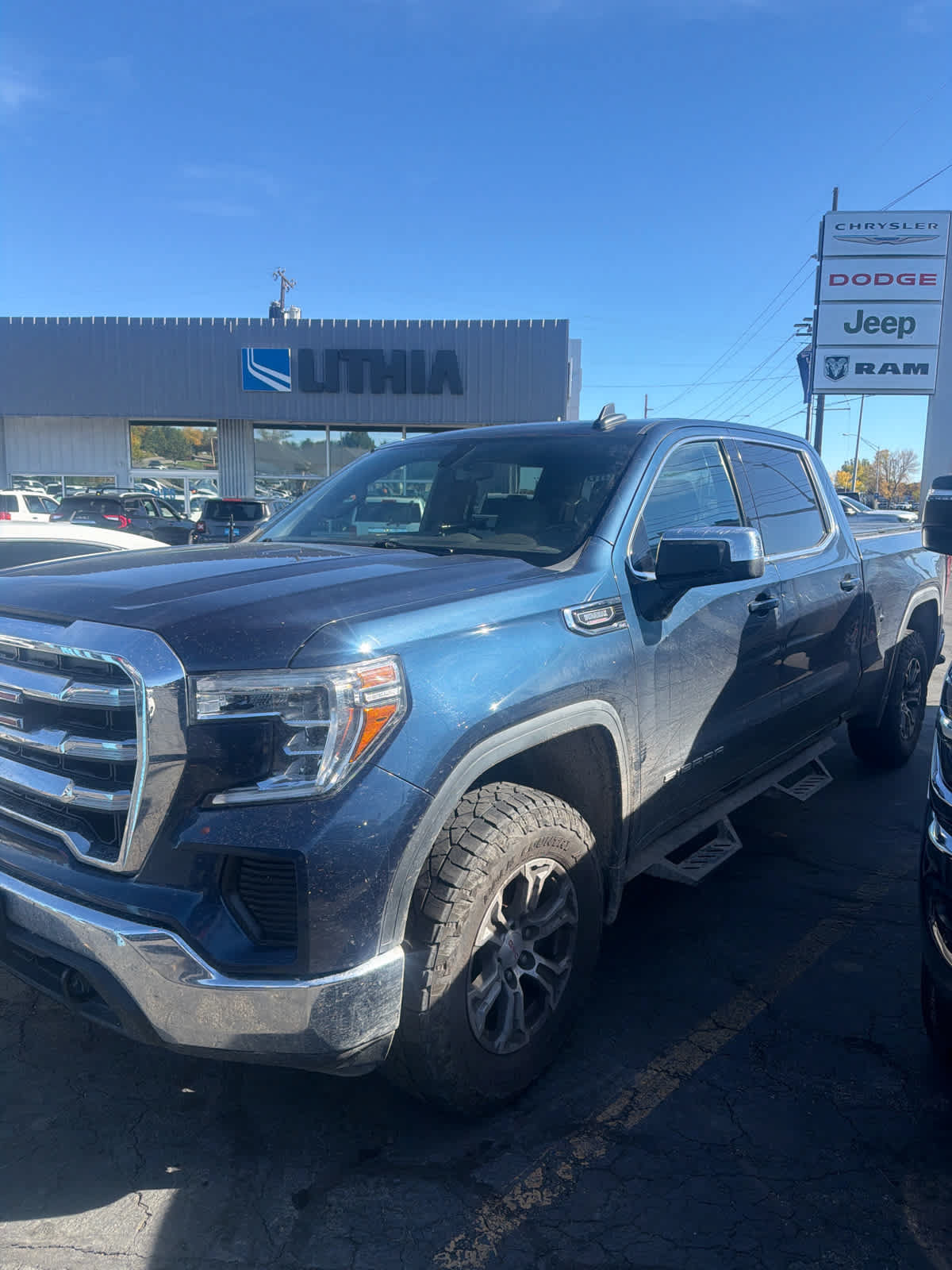Used 2021 GMC Sierra 1500 SLE w/ X31 Off-Road Package AWD/4WD image 1