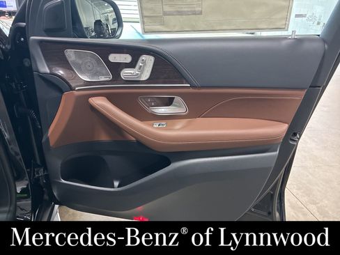 New 2026 Mercedes-Benz GLS 450 4MATIC image 11