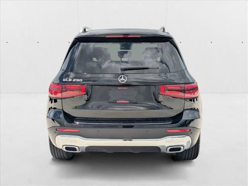 New 2025 Mercedes-Benz GLB 250 image 7