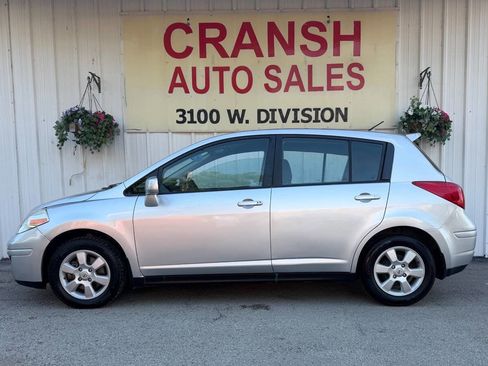 Used 2009 Nissan Versa Hatchback w/ Convenience Pkg FWD image 1
