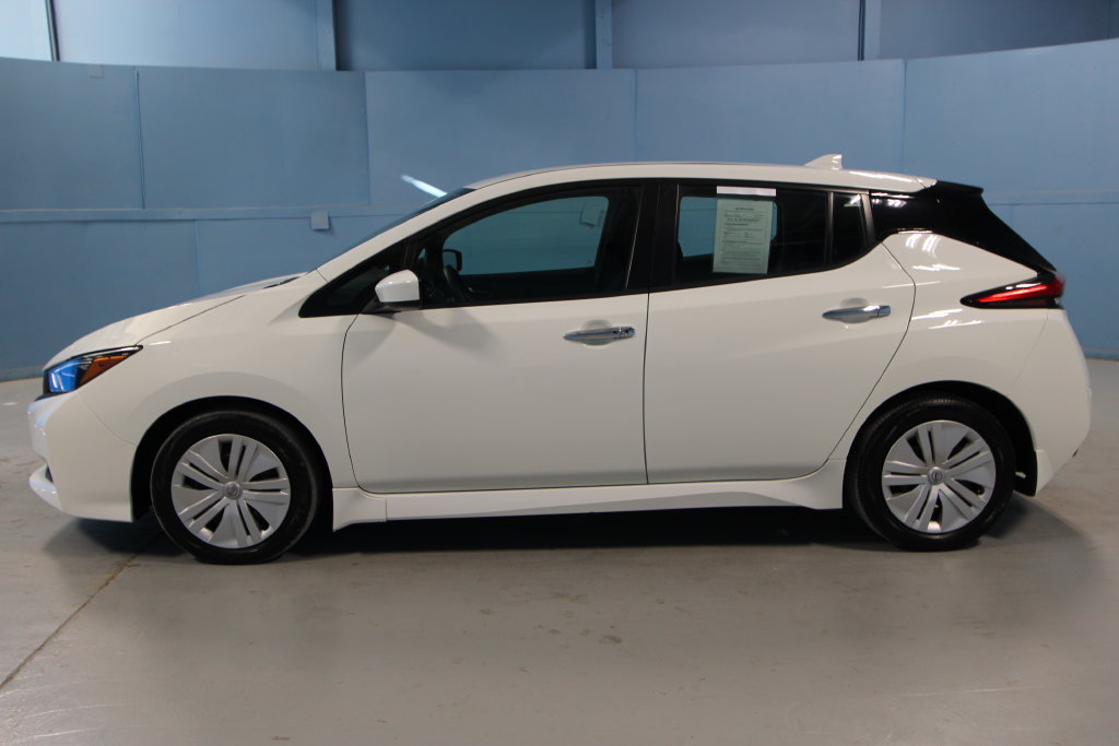 Used 2025 Nissan Leaf S FWD image 25