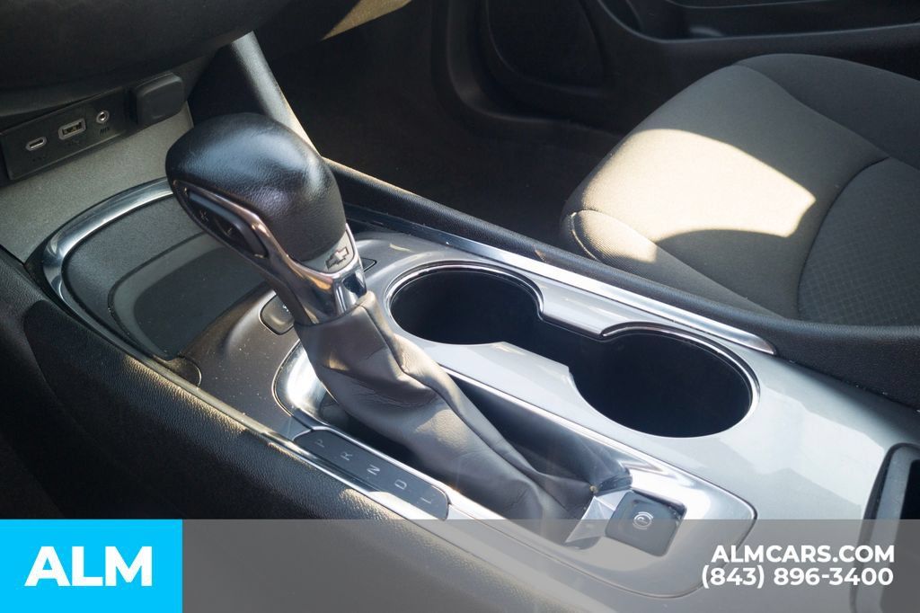 Used 2024 Chevrolet Malibu LT FWD image 9