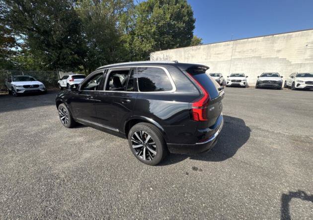 Certified 2025 Volvo XC90 B5 Core AWD/4WD image 3