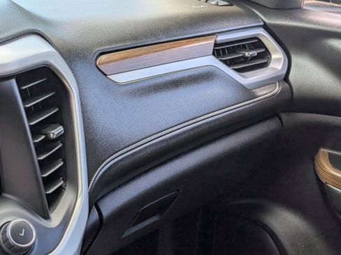 Used 2023 GMC Acadia SLE w/ Driver Convenience Package image 26