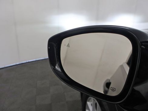 Used 2020 Chrysler Pacifica Touring-L image 32