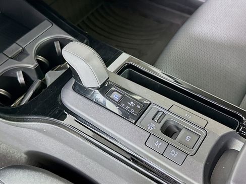 Used 2025 Toyota Prius LE image 17