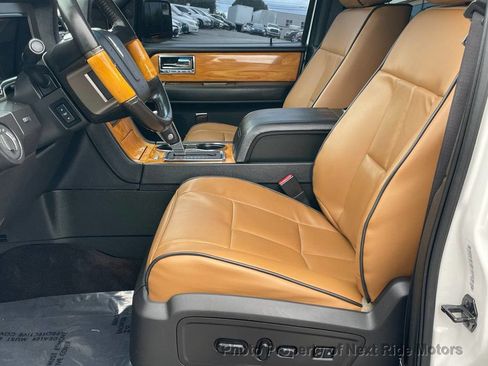 Used 2013 Lincoln Navigator 2WD image 9