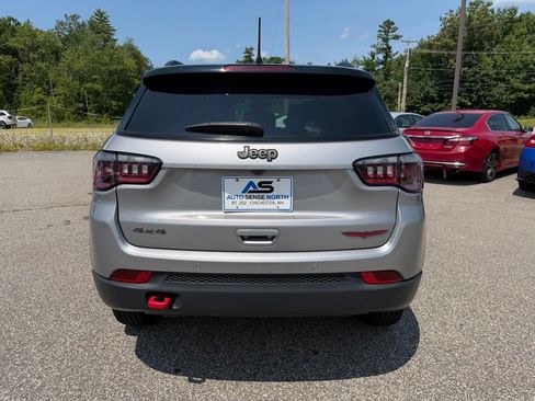 Used 2024 Jeep Compass Trailhawk AWD/4WD image 4