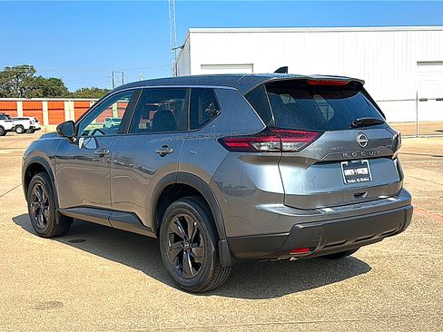 New 2026 Nissan Rogue SV FWD image 4