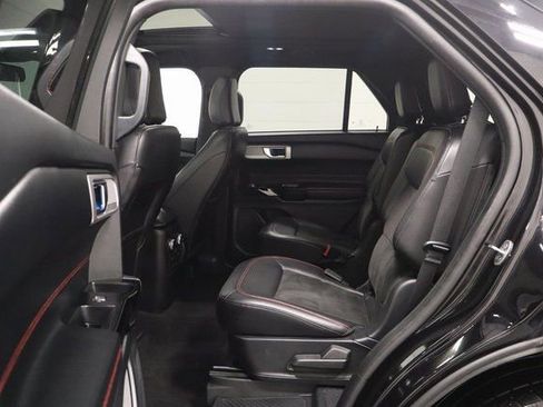 Used 2023 Ford Explorer ST-Line image 12