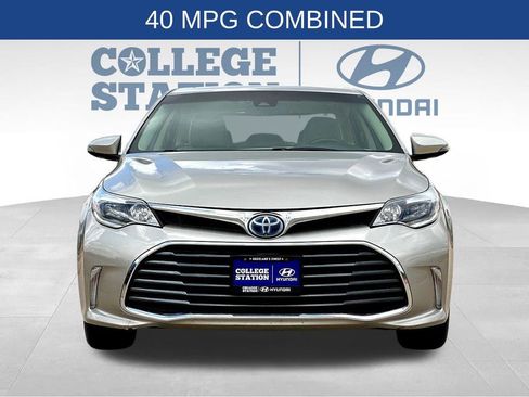 Used 2018 Toyota Avalon Limited image 5