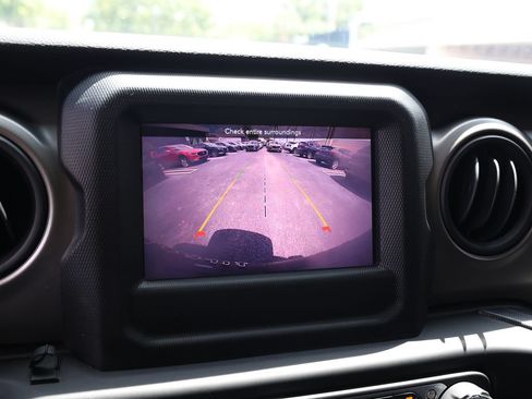 Used 2021 Jeep Wrangler Sport AWD/4WD image 22