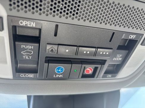 Used 2018 Acura MDX SH-AWD w/ Technology Package image 28