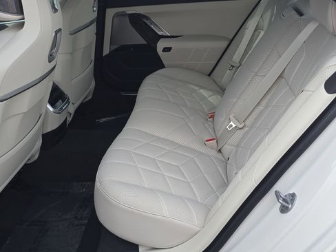 New 2025 BMW 760i xDrive image 16