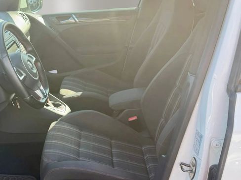 Used 2011 Volkswagen Golf 4-Door image 11