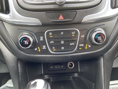 Used 2020 Chevrolet Equinox Premier image 22