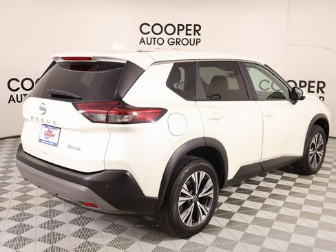 Used 2023 Nissan Rogue SV image 19