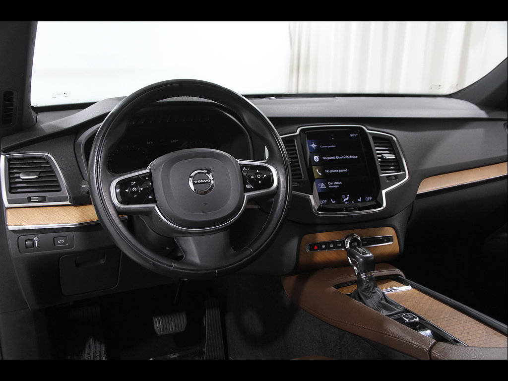 Used 2022 Volvo XC90 T6 Momentum w/ Climate Package AWD/4WD image 6