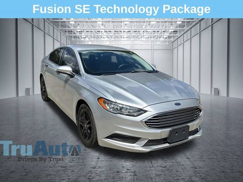 Used 2018 Ford Fusion SE w/ Fusion SE Technology Package FWD image 1
