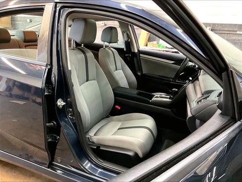 Used 2019 Honda Civic EX image 10
