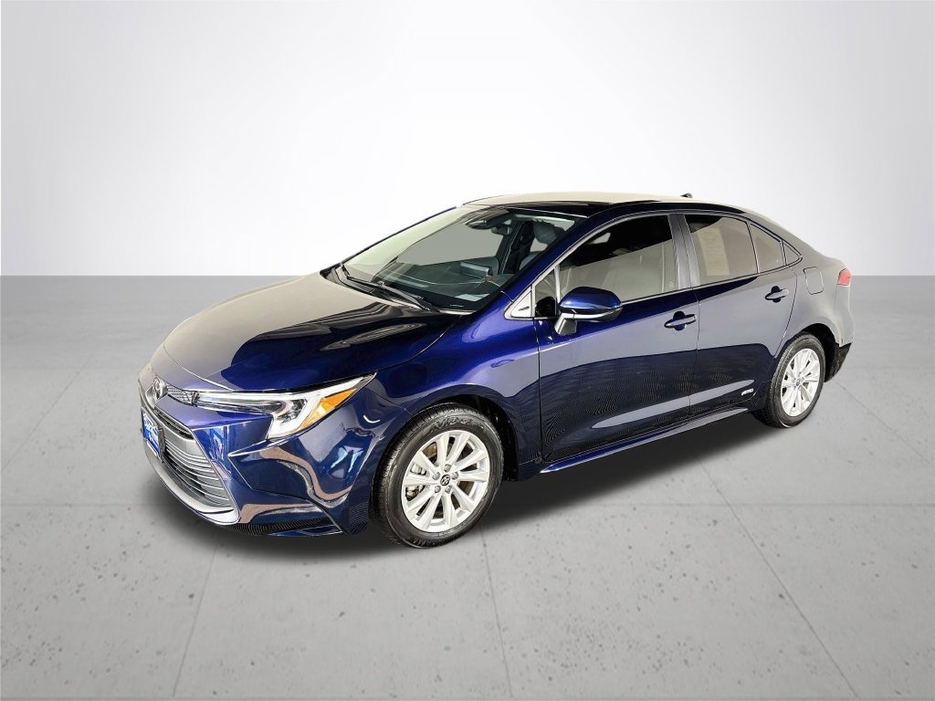 Used 2026 Toyota Corolla LE w/ LE Premium Package AWD/4WD image 2