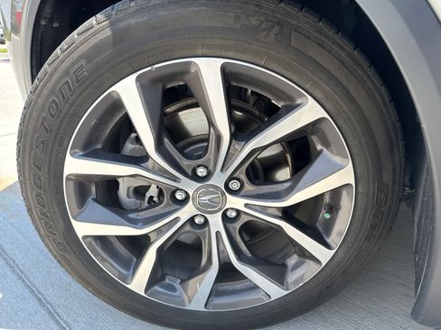Used 2024 Acura MDX w/ Technology Package FWD image 5