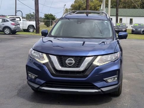Used 2019 Nissan Rogue SV w/ Premium Package image 3
