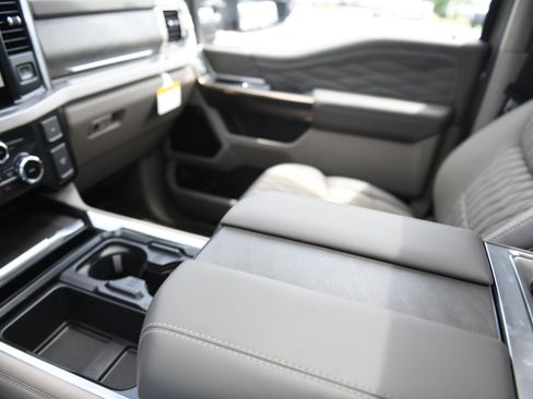 New 2026 Ford F250 Platinum w/ Platinum Plus Package AWD/4WD image 26