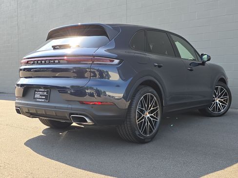 Certified 2026 Porsche Cayenne AWD/4WD image 16