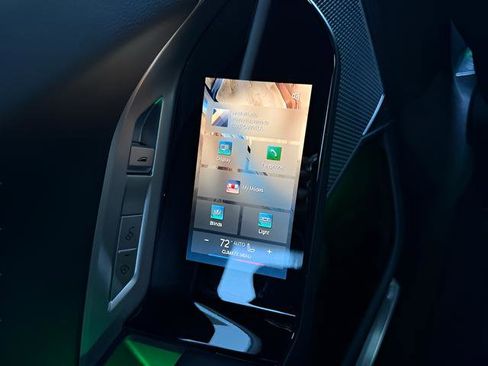 Used 2024 BMW 760i xDrive w/ Premium Package 2 image 28