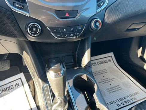 Used 2017 Chevrolet Cruze LT image 15