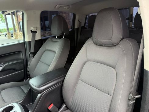 Used 2019 Chevrolet Colorado LT w/ LT Convenience Package RWD image 14