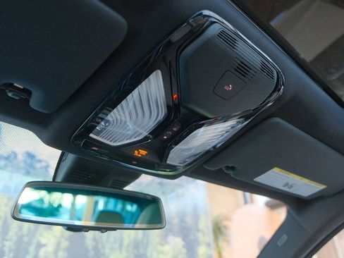 Used 2019 BMW 330i Sedan w/ Driving Assistance Package image 29