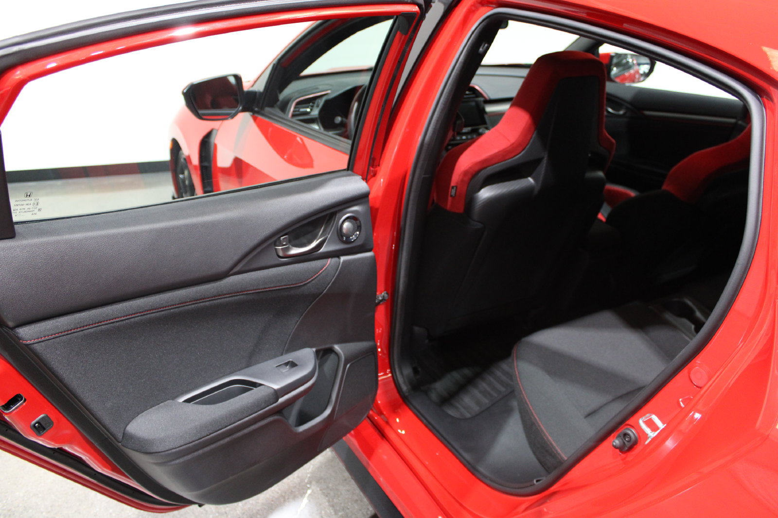 Used 2018 Honda Civic Type R image 17