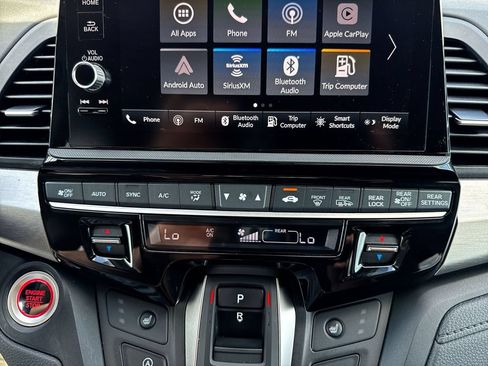 Used 2025 Honda Odyssey EX-L image 18