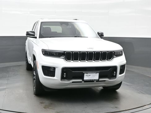 Used 2023 Jeep Grand Cherokee Overland image 3