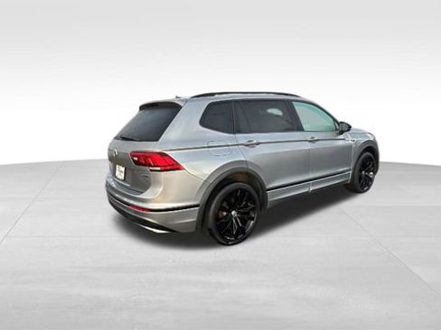 Used 2021 Volkswagen Tiguan SE R-Line image 32