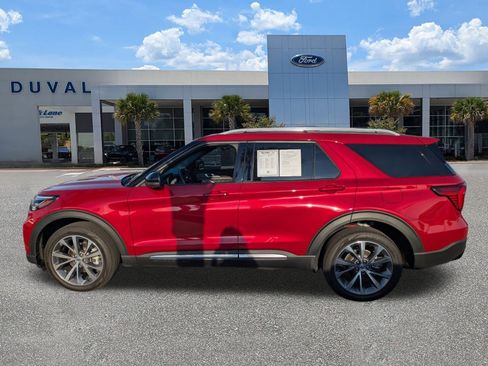 Used 2025 Ford Explorer Platinum w/ Ultimate Package image 7