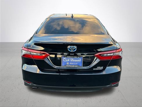 Certified 2022 Toyota Camry XLE image 9