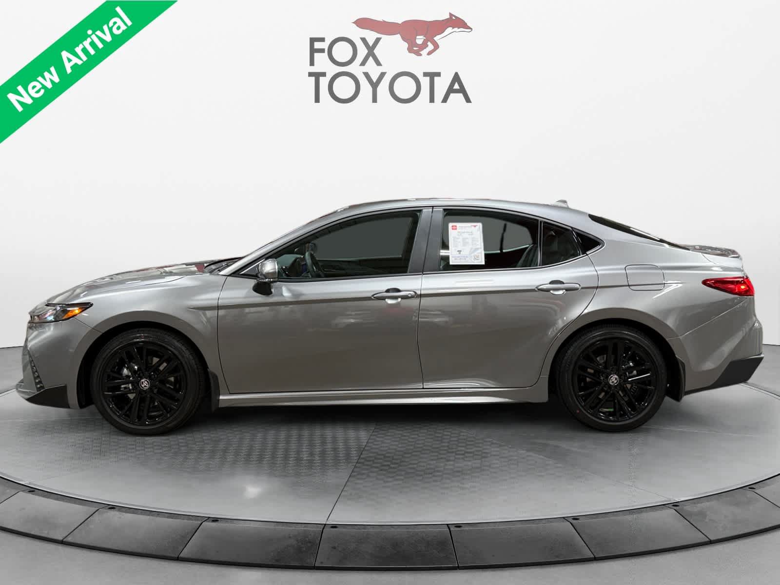 Used 2026 Toyota Camry SE FWD image 3
