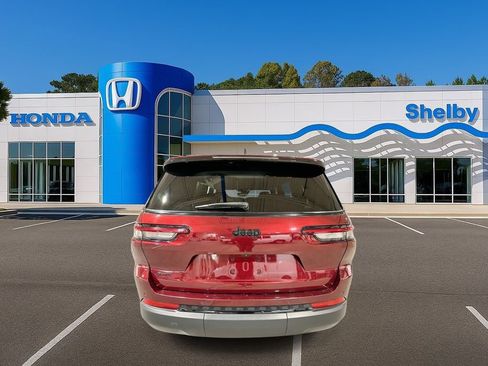 Used 2023 Jeep Grand Cherokee L Laredo image 7