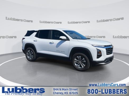 Used 2025 Chevrolet Equinox LT FWD image 2