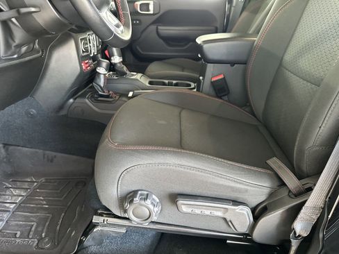 Used 2022 Jeep Wrangler Unlimited Rubicon image 14